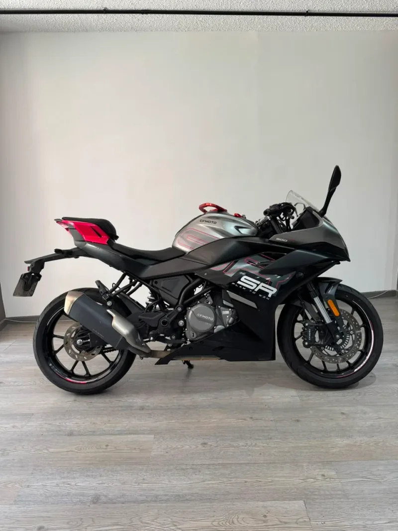 CFMOTO 300 SR SPORT 2025